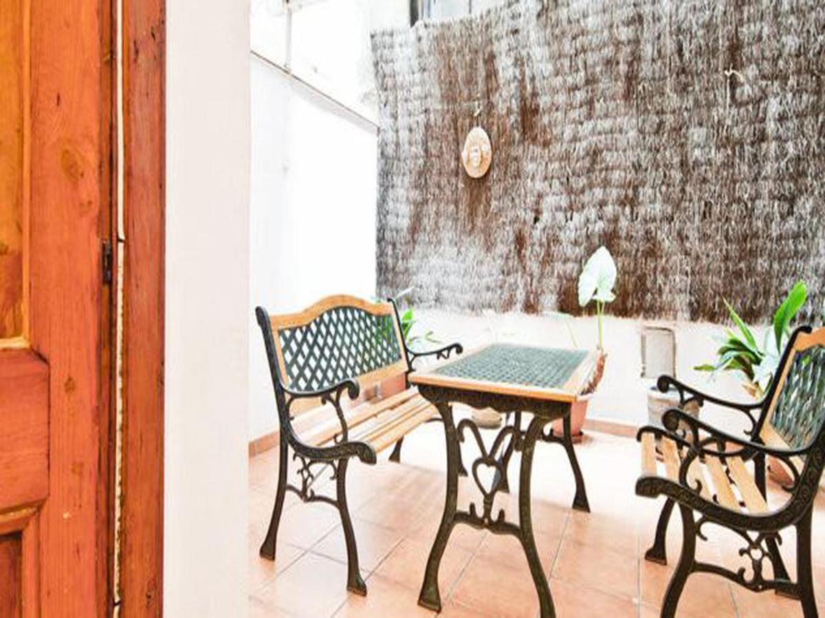 Top Barcelona Apartments, Barcelona